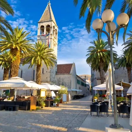 Moderne Ap, 2 Mit Pool Und Grill In Der Naehe Von Split Und Trogir Apartment *