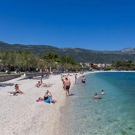 Moderne Ap, 2 Mit Pool Und Grill In Der Naehe Von Split Und Trogir Apartament *