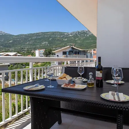 Apartament Moderne Ap, 2 Mit Pool Und Grill In Der Naehe Von Split Und Trogir Kaštela